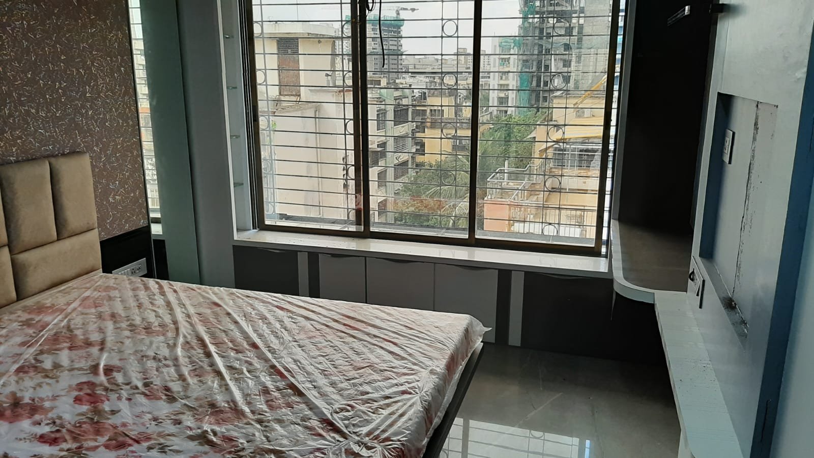 Available 3 BHK flat for Sale in Malad West,Liberty Garden.