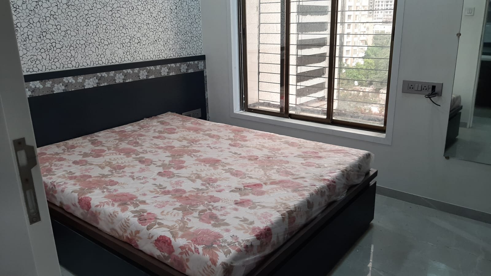 Available 3 BHK flat for Sale in Malad West,Liberty Garden.